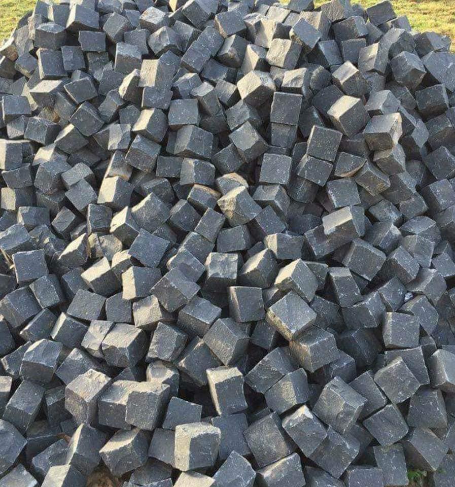 Đá Cubic Basalt Đen